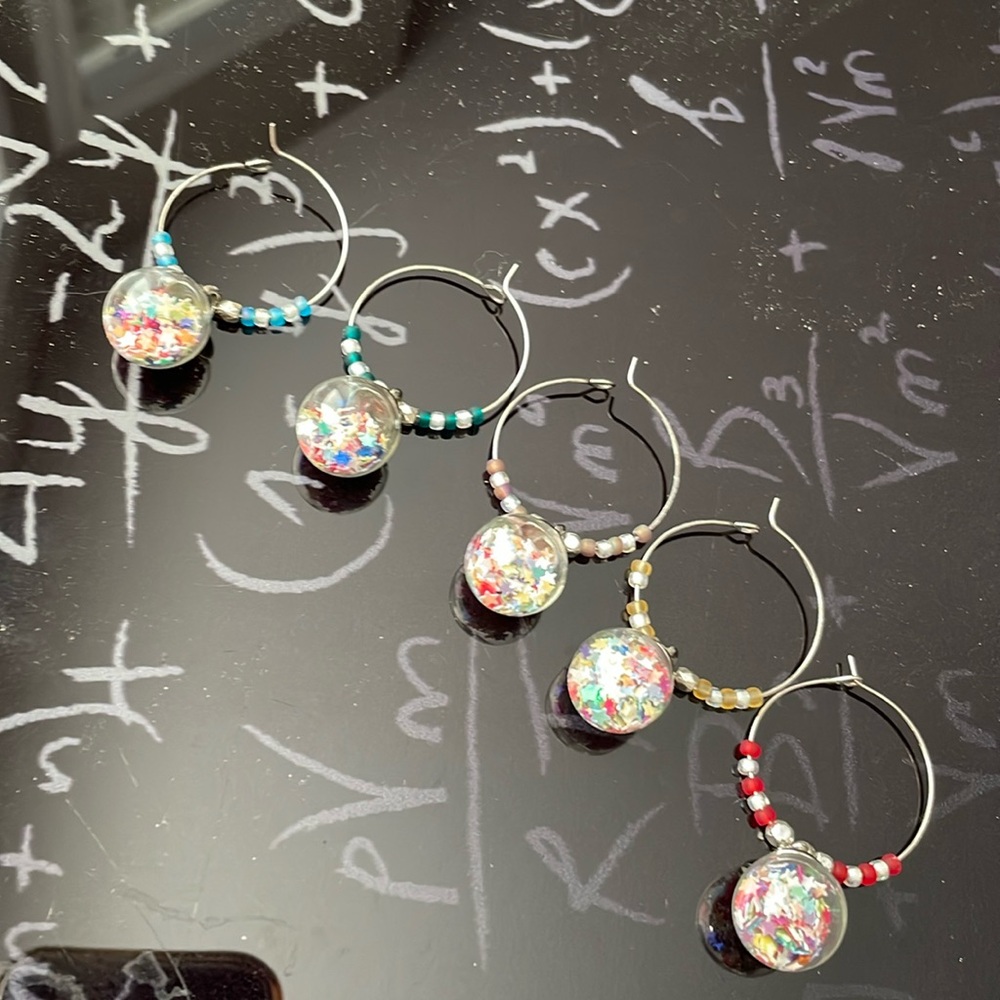 Set of 5 wine glass charms